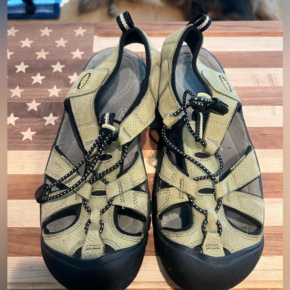 Keen Women's Outdoor Sandals, Size 8.5